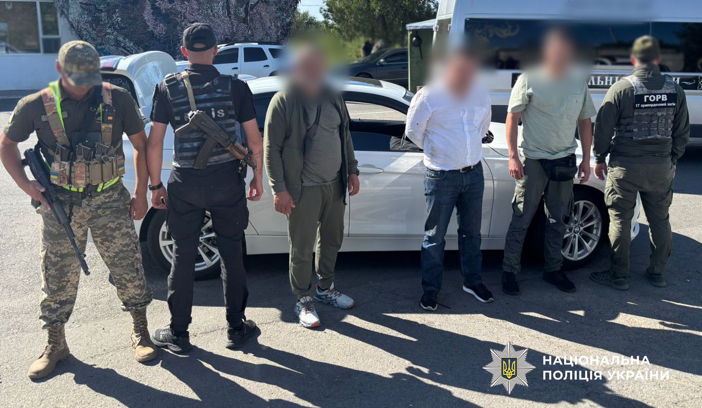 В Одесской области задержали "псевдопрокурора", который за деньги переправлял мужчин за границу