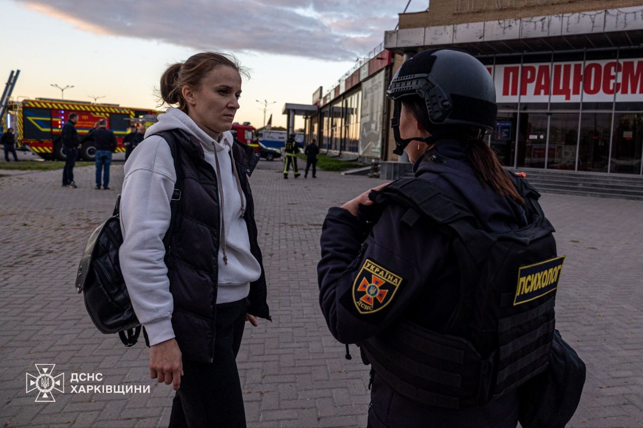 Россияне ударили по ТЦ в Харькове: есть пострадавшие 6