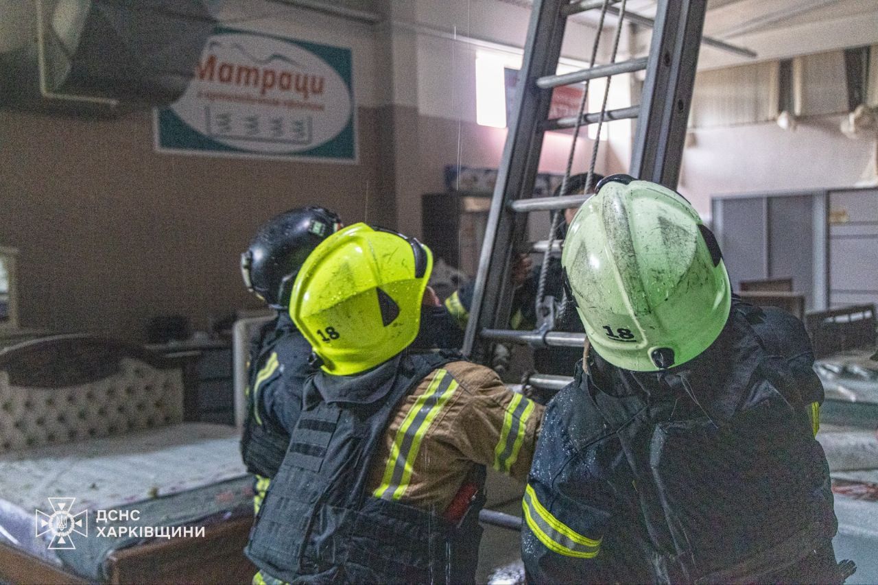 Россияне ударили по ТЦ в Харькове: есть 1