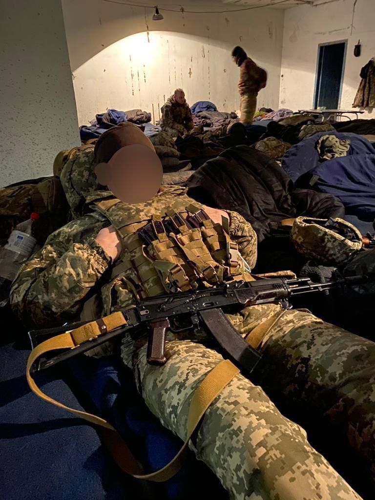 Співбесідник Інформатора напередодні активних бойових дій у Маріуполі. Початок 2022 року. Співбесідник Інформатора напередодні активних бойових дій у Маріуполі. Початок 2022 року.