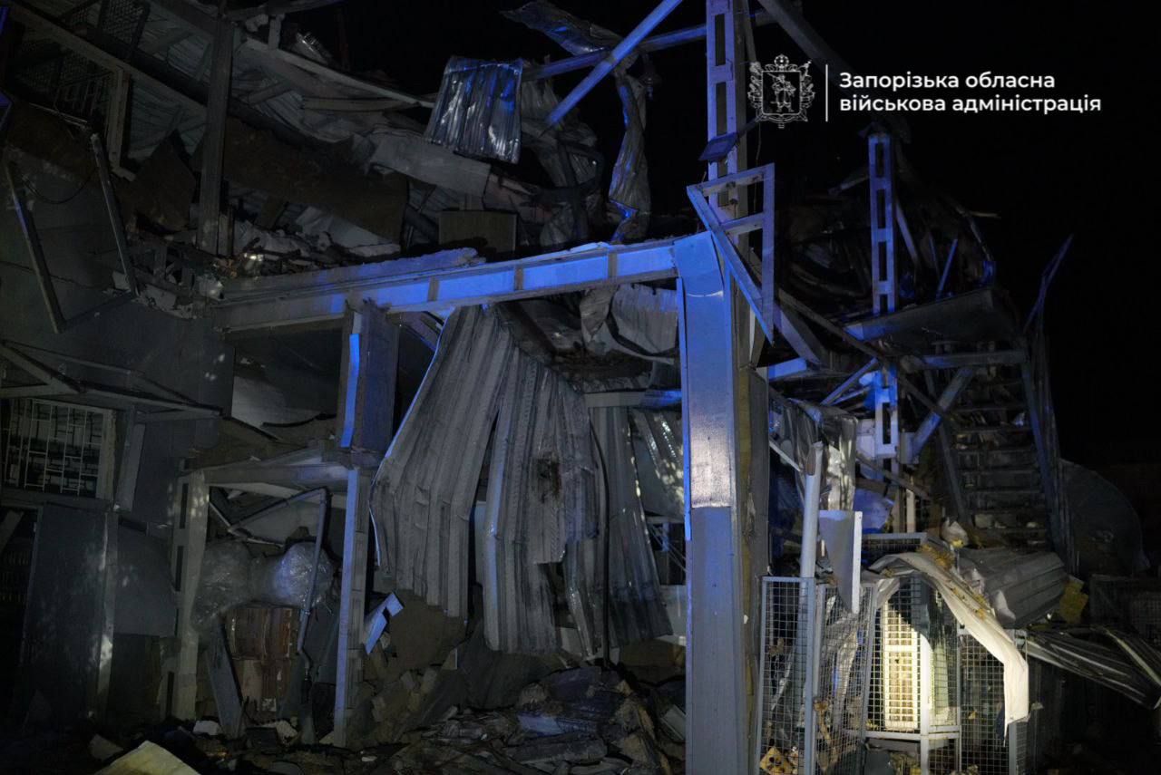 Обстріли Запоріжжя: Росія атакувала дронами, сталася пожежа 2