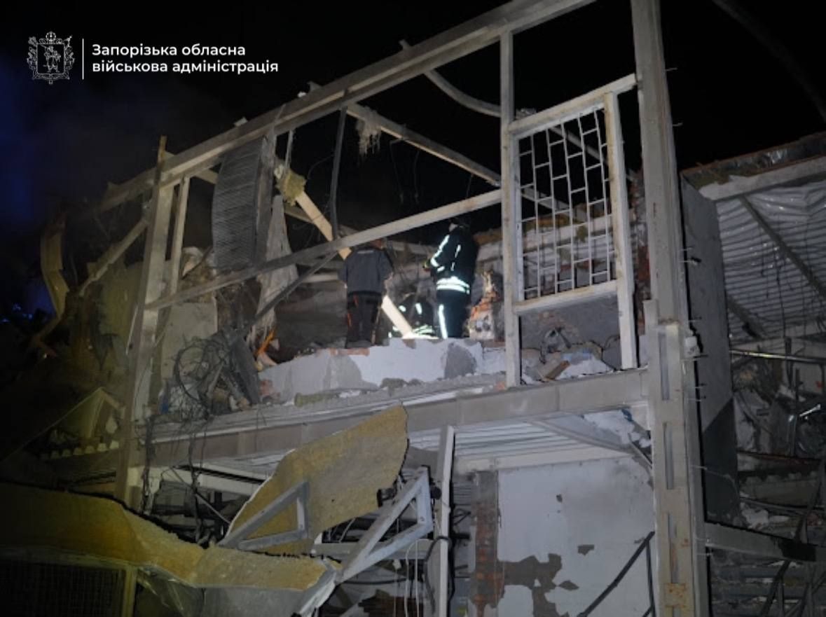 Обстріли Запоріжжя: Росія атакувала дронами, сталася пожежа 3