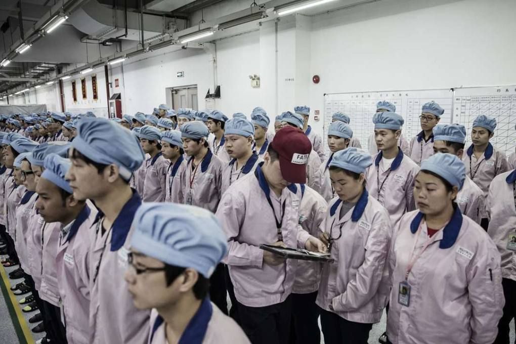 Умови праці на заводі Foxconn