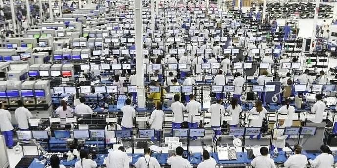 Критика умов праці на заводі Foxconn