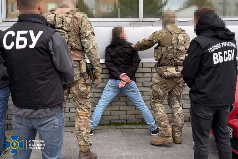 Хмельничанин випитував у друзів дані про оборонні заводи на заході України та зливав до ФСБ: гучне затримання СБУ 1