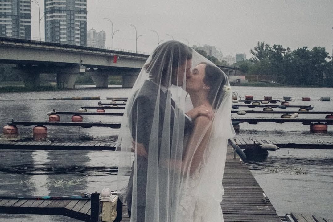 Молоді актори вирішили не чекати завершення війни і одружилися Молоді актори вирішили не чекати завершення війни і одружилися