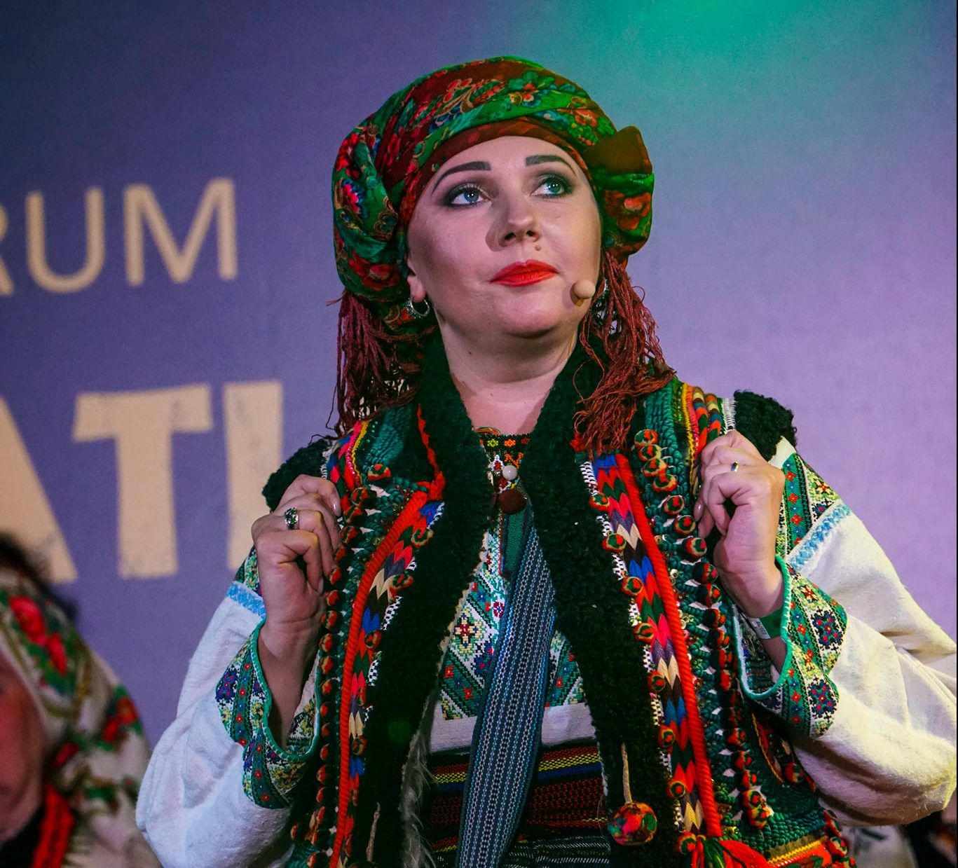 После спектакля жена Януковича радовалась словам актрисы.