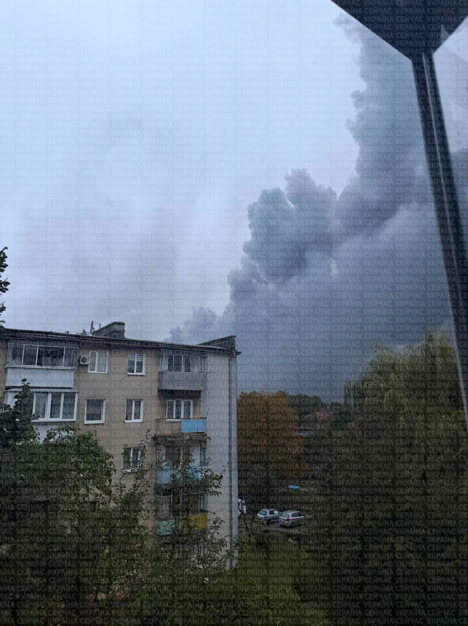 Львів затягнуло димом, світло зникло: атака РФ по місту триває, людей просять зачинити вікна 2