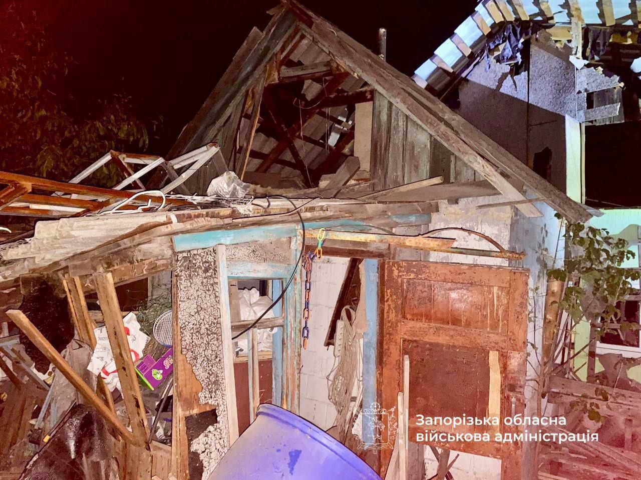 Росія вдарила балістичними ракетами по Дніпру та Запоріжжю: рух на греблі ДніпроГЕС призупинений 2