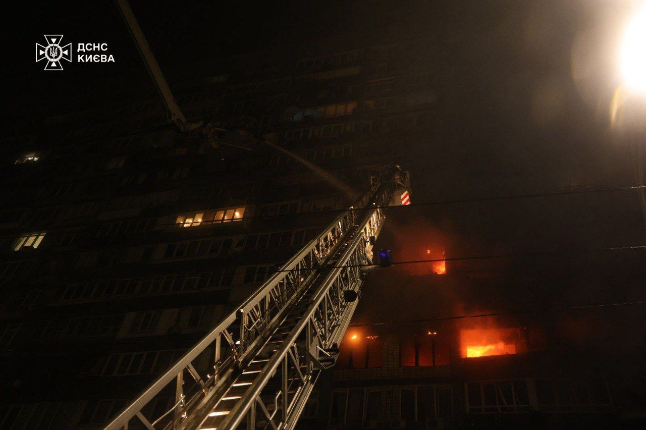 Масований удар по енергетиці: Росія випустила понад 450 дронів і 30 ракет - Зеленський 1