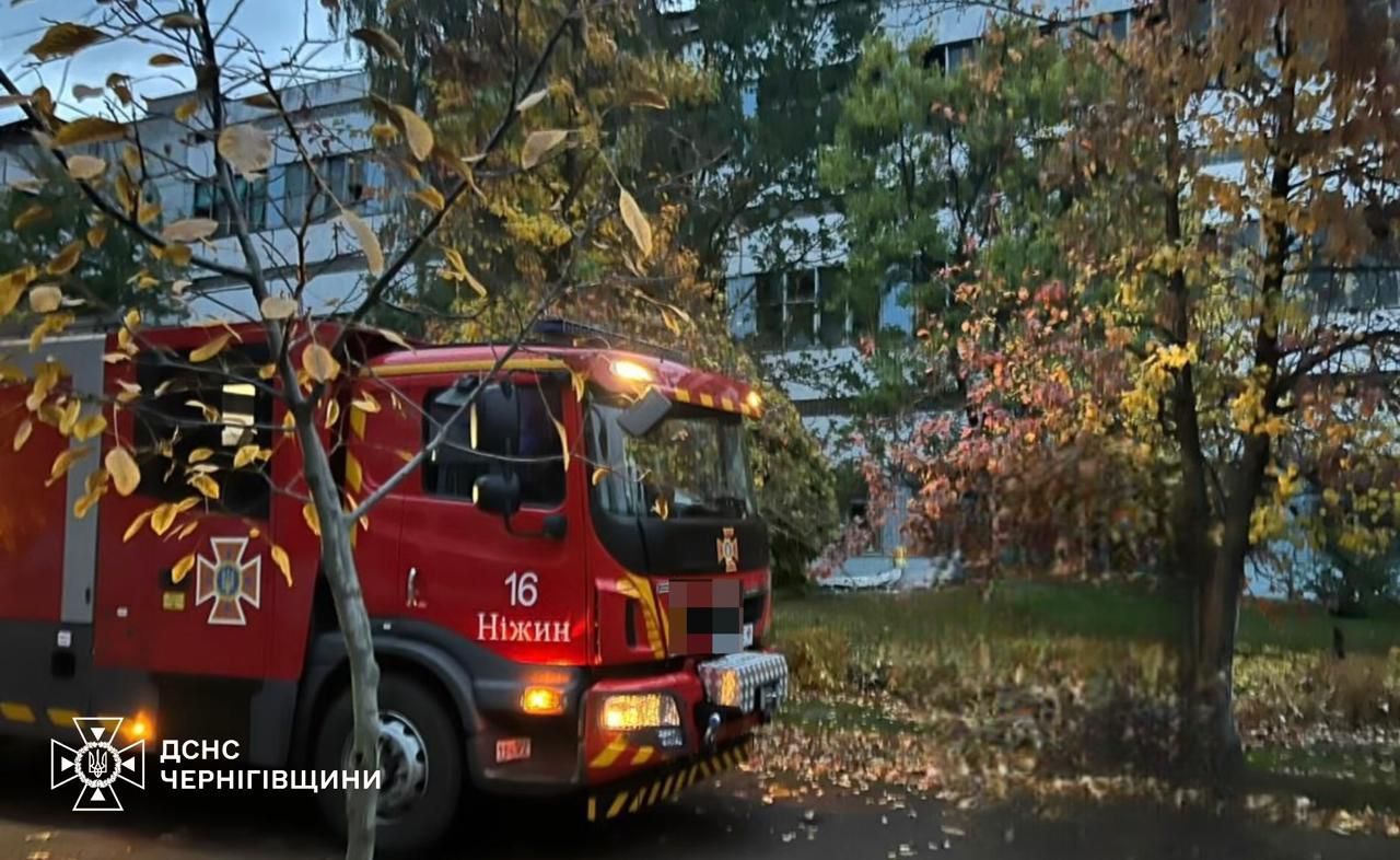 Обстрелы Черниговщины: Россия атаковала предприятие в Нежине, вспыхнули пожары 1
