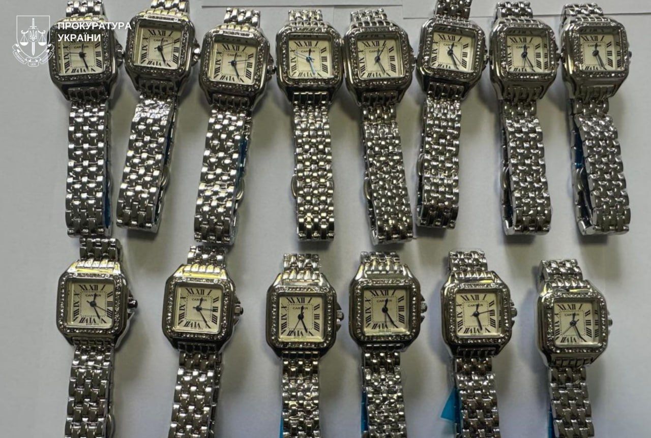 На Львіщині митник вимагав відкати за люксову ювелірку: перевозили Cartier, Van Cleef і Hermes 2