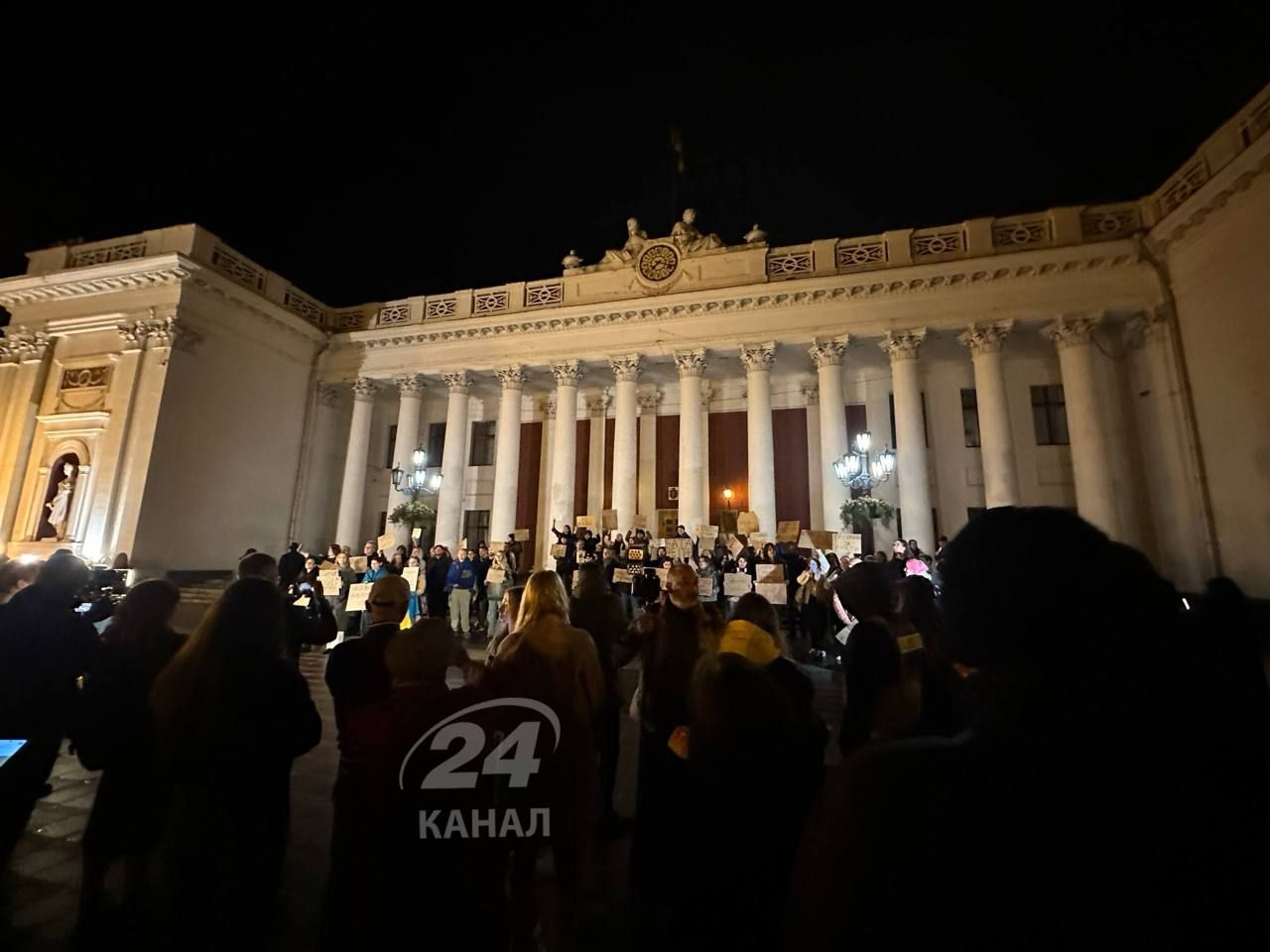 Труханов заявив, що поки буде мером Одеси: містяни вийшли на мітинг проти нього 2