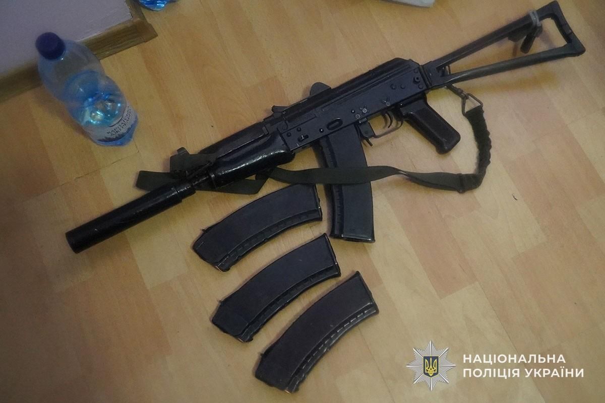 В Тернопольской области задержали группу военных: они похищали людей, пытали и требовали деньги.