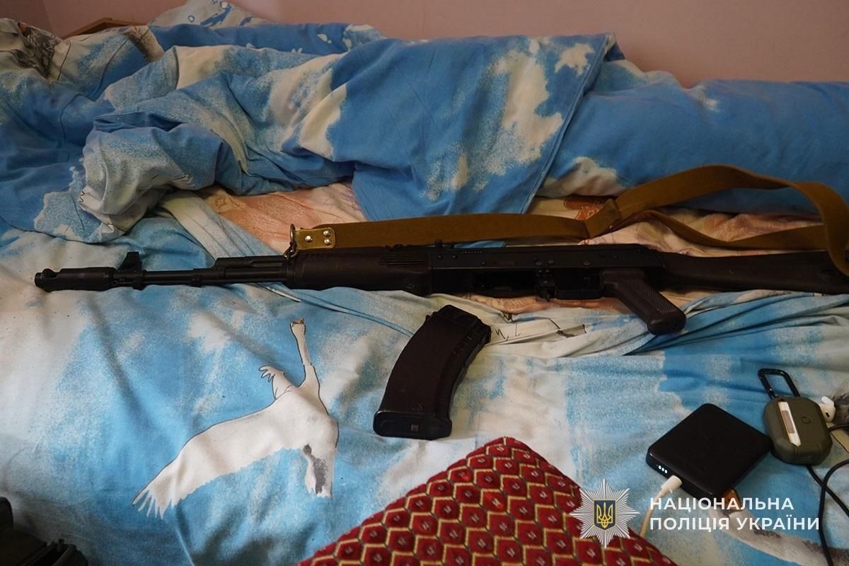 На Тернопільщині затримали групу військових: вони викрадали людей, катували та вимагали гроші 2