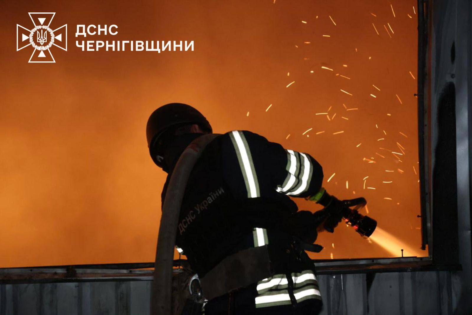 Росіяни атакували Ніжин: дрони влучили у логістичний об’єкт та житловий будинок 2
