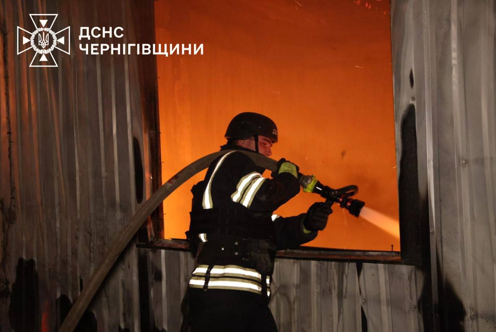 Росіяни атакували Ніжин: дрони влучили у логістичний об’єкт та житловий будинок 4