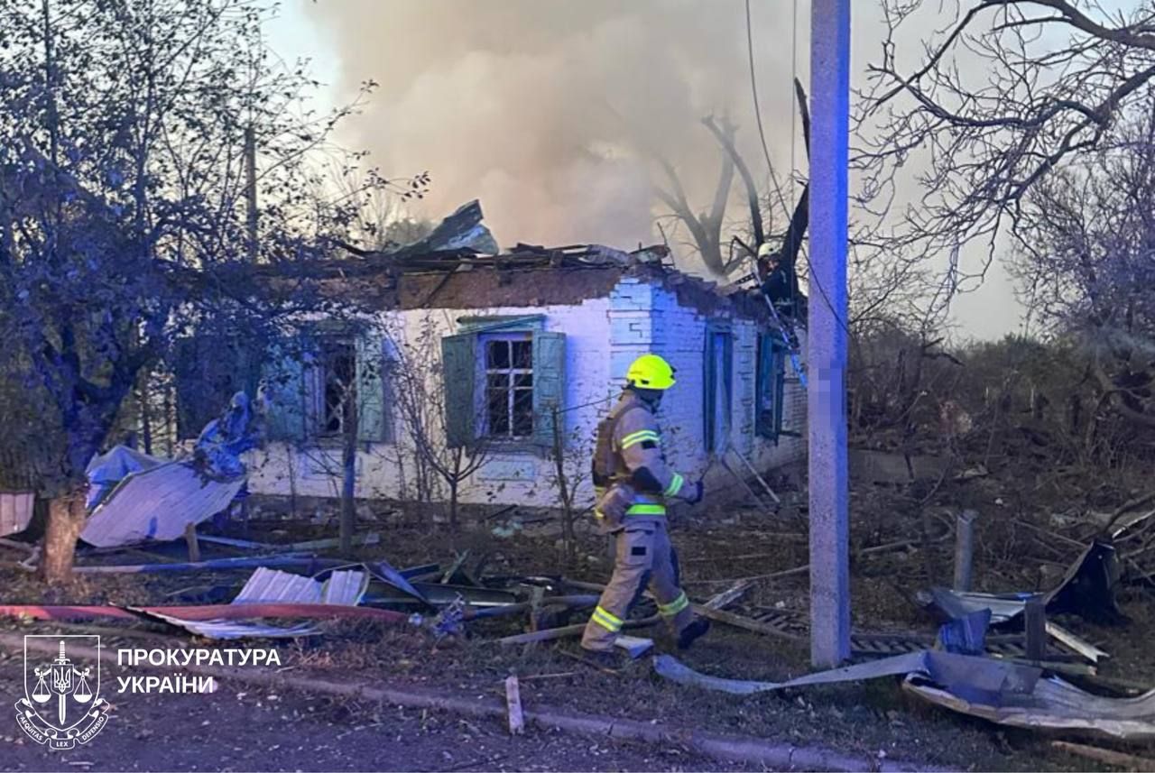 Ракето-бомба пронеслась 130 км: россияне ударили по Лозовой в Харьковской области реактивным КАБом нового поколения.