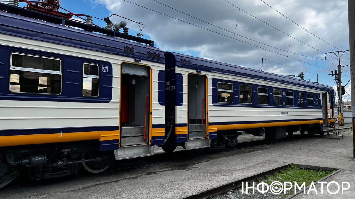 Через обстріл пошкоджено залізницю на Сумщині: потяги затримуються