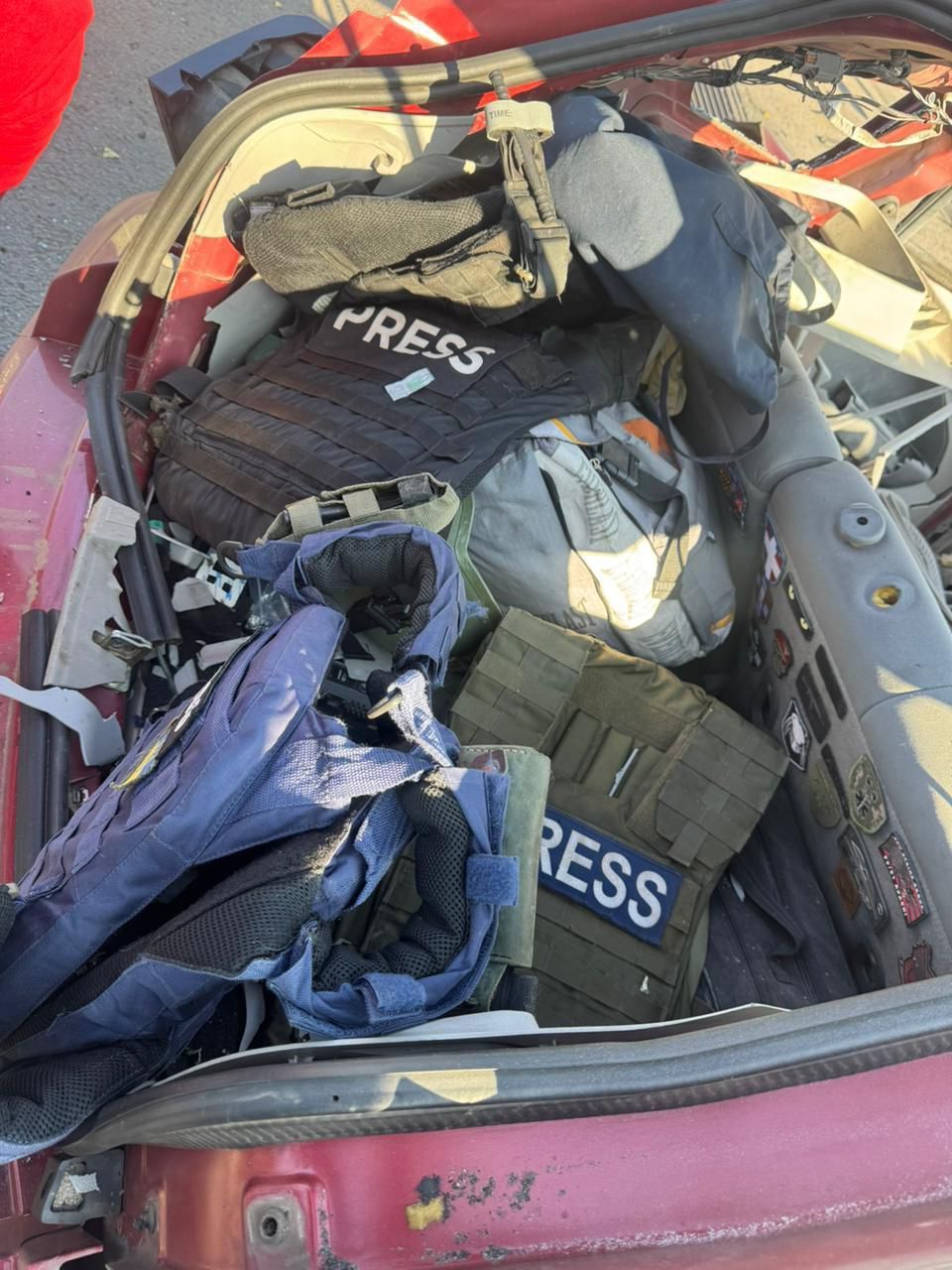 Журналісти були з позначками приналежності до ЗМІ Журналісти були з позначками приналежності до ЗМІ