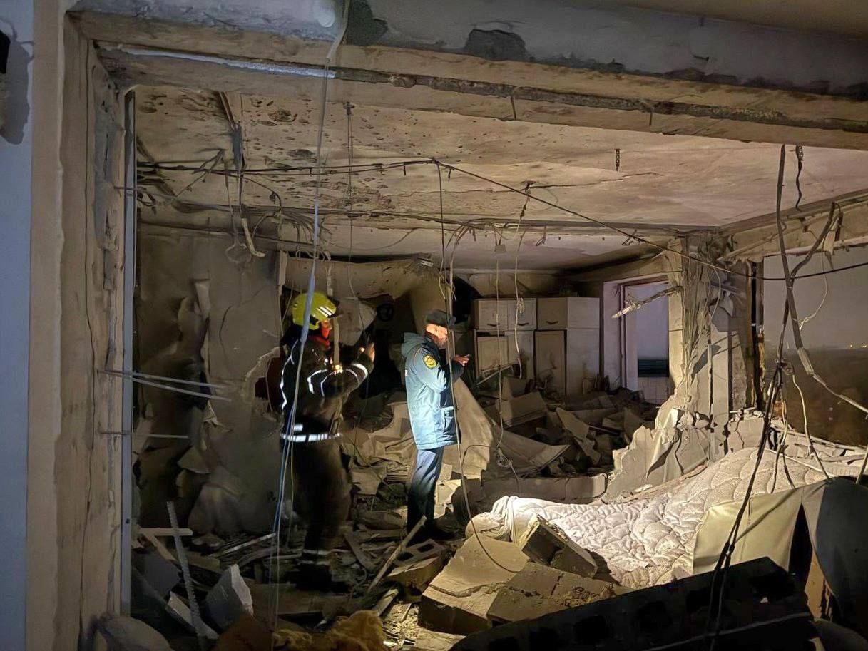 Атака БПЛА на Москву и Подмосковье: все экстренные службы на месте прилета в Красногорске 3