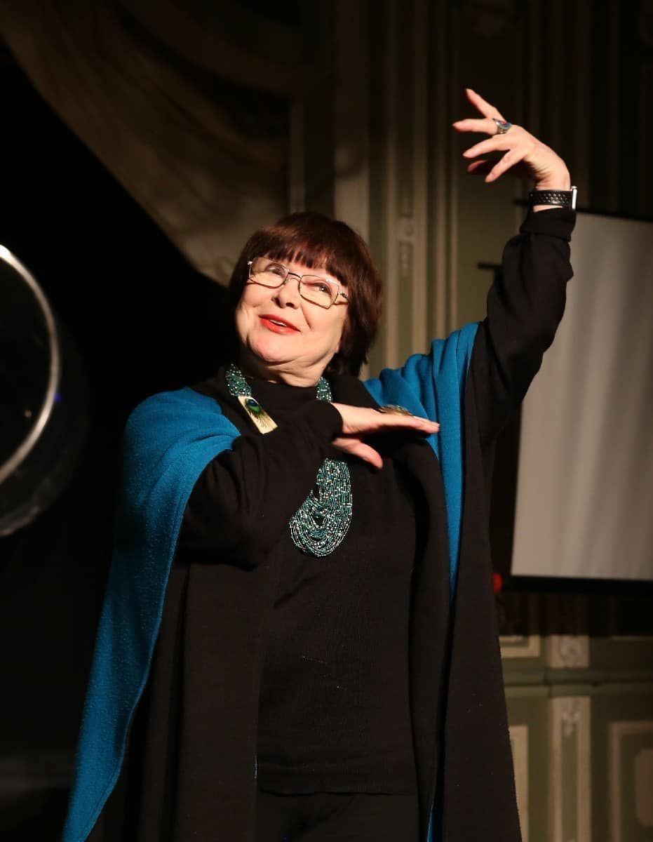 Кадырова вытеснили в театре на камерную сцену, а она получила Шевченковскую премию Кадырова вытеснили в театре на камерную сцену, а она получила Шевченковскую премию