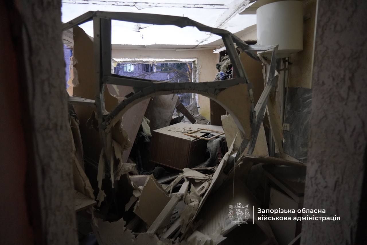 Россияне массированно атаковали Запорожье: среди раненых - шестеро детей 4