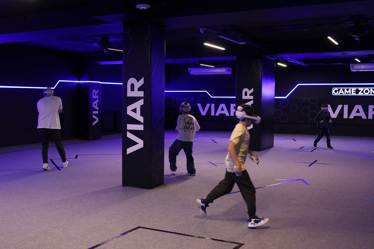 Повне занурення без меж: ваш гід по арені віртуальної реальності VIAR 1