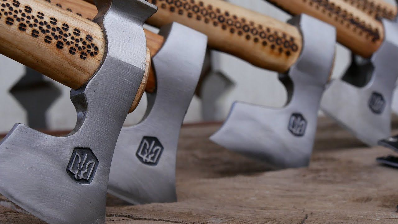 Ця сокира поширена серед жителів Карпатських гір. Ця сокира поширена серед жителів Карпатських гір.