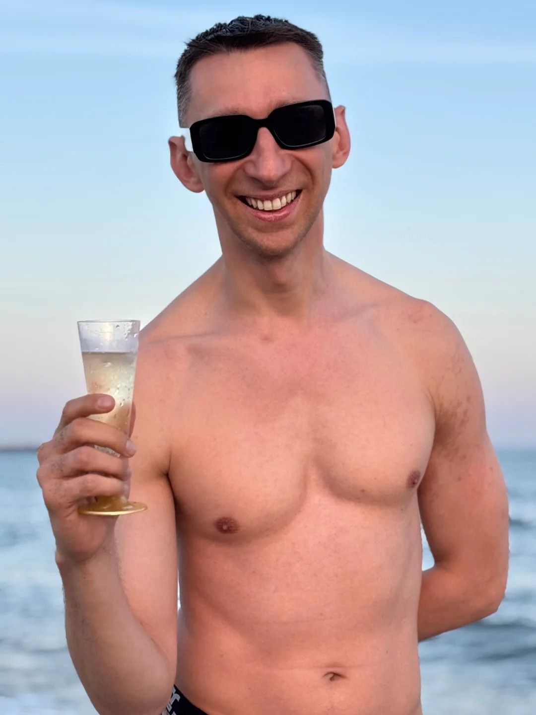 Фото возмутило Суханова