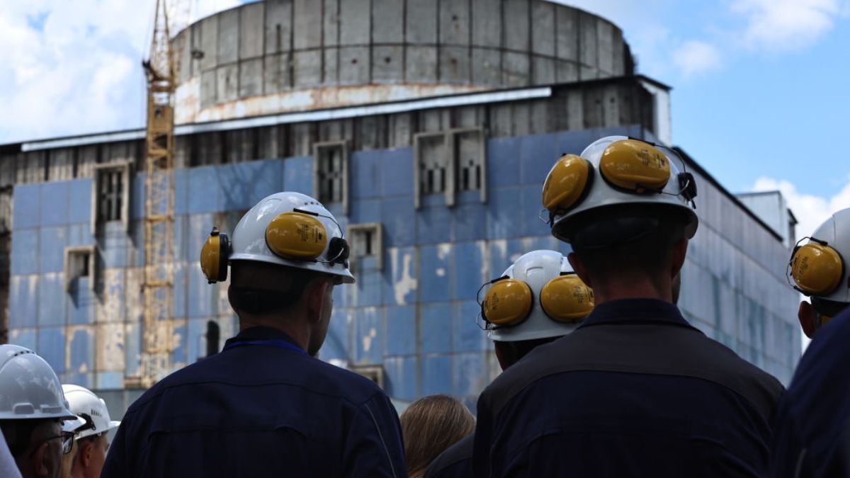 Працівники МАГАТЕ на АЕС. Фото - Getty images