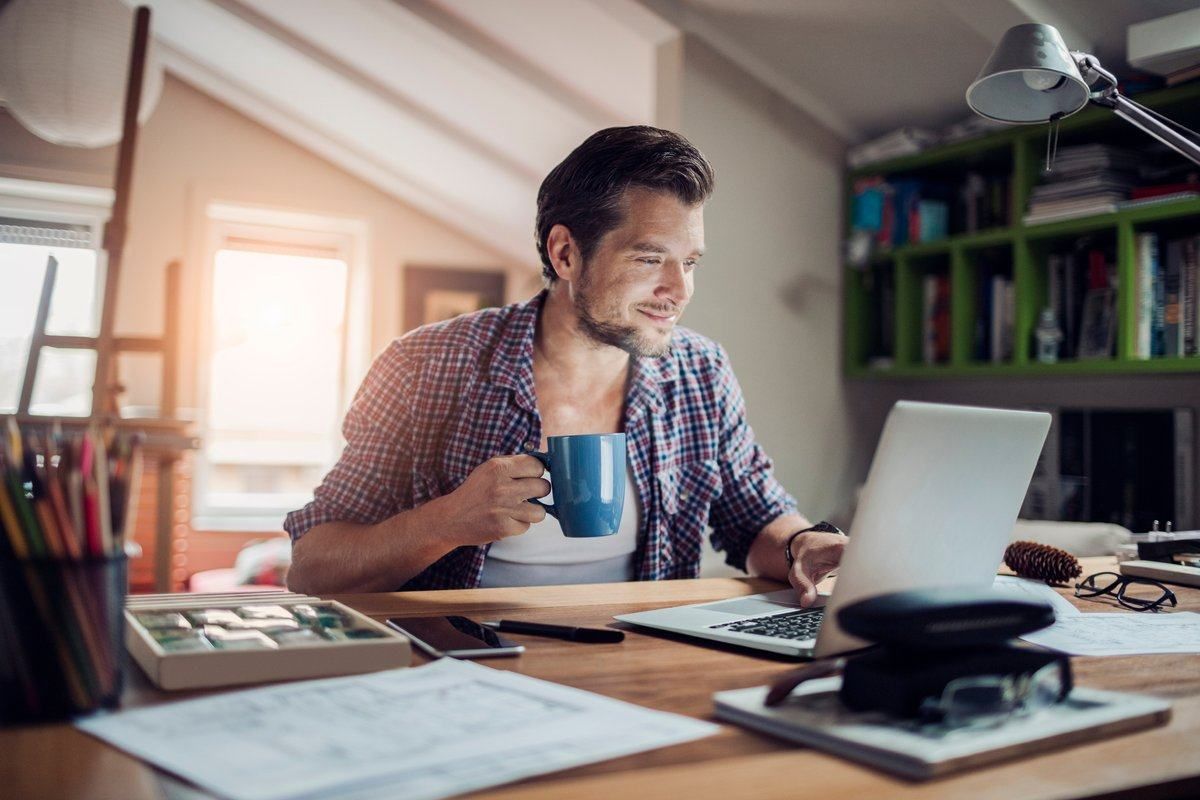 Сообщество фрилансеров очень велико Какой сегодня, 4 ноября, праздник: День железнодорожника и фрилансера Украины 3