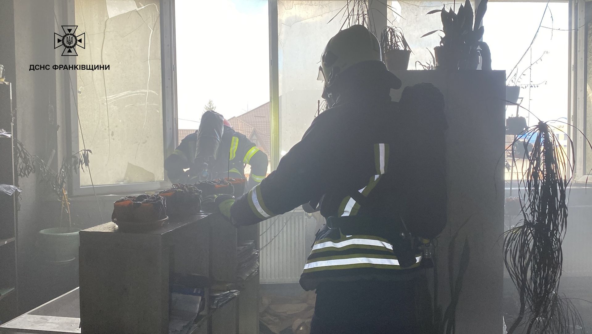 В помещении – сильное задымление В помещении – сильное задымление