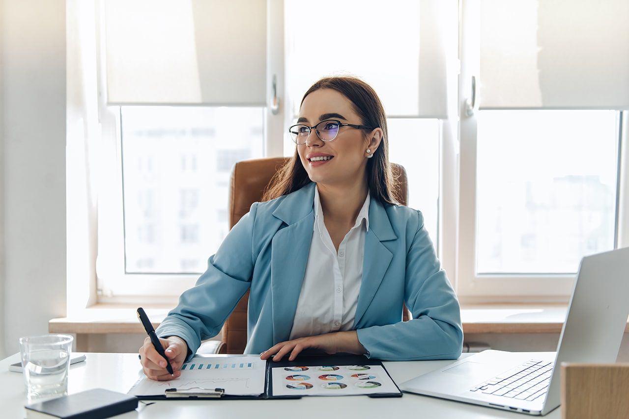 Какой сегодня, 10 ноября, праздник: Всемирный день молодежи и нечетных носков 3