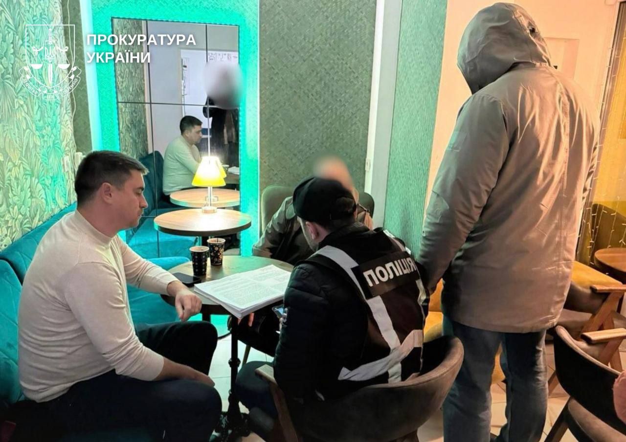 Обещали лазерное оружие против дронов: в Киеве разоблачили мошенников, которые обманули американского добровольца более чем на 3 млн грн 2