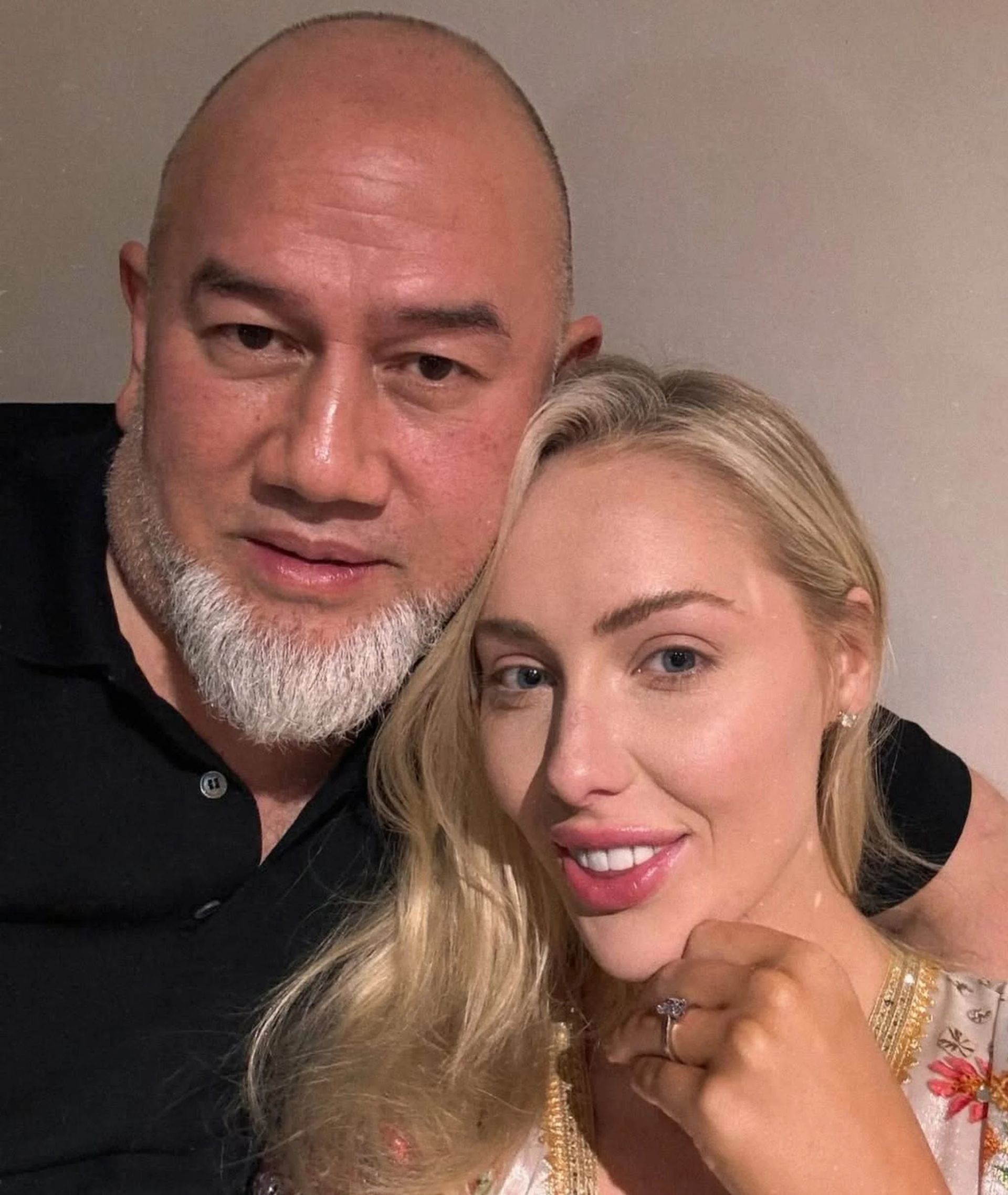 Церемонию ника певица считала помолвкой Церемонию ника певица считала помолвкой