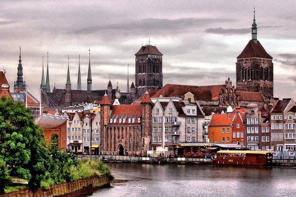 Яке сьогодні, 11 листопада, свято: Всесвітній день шопінгу, холостяка та Незалежності Польщі 4