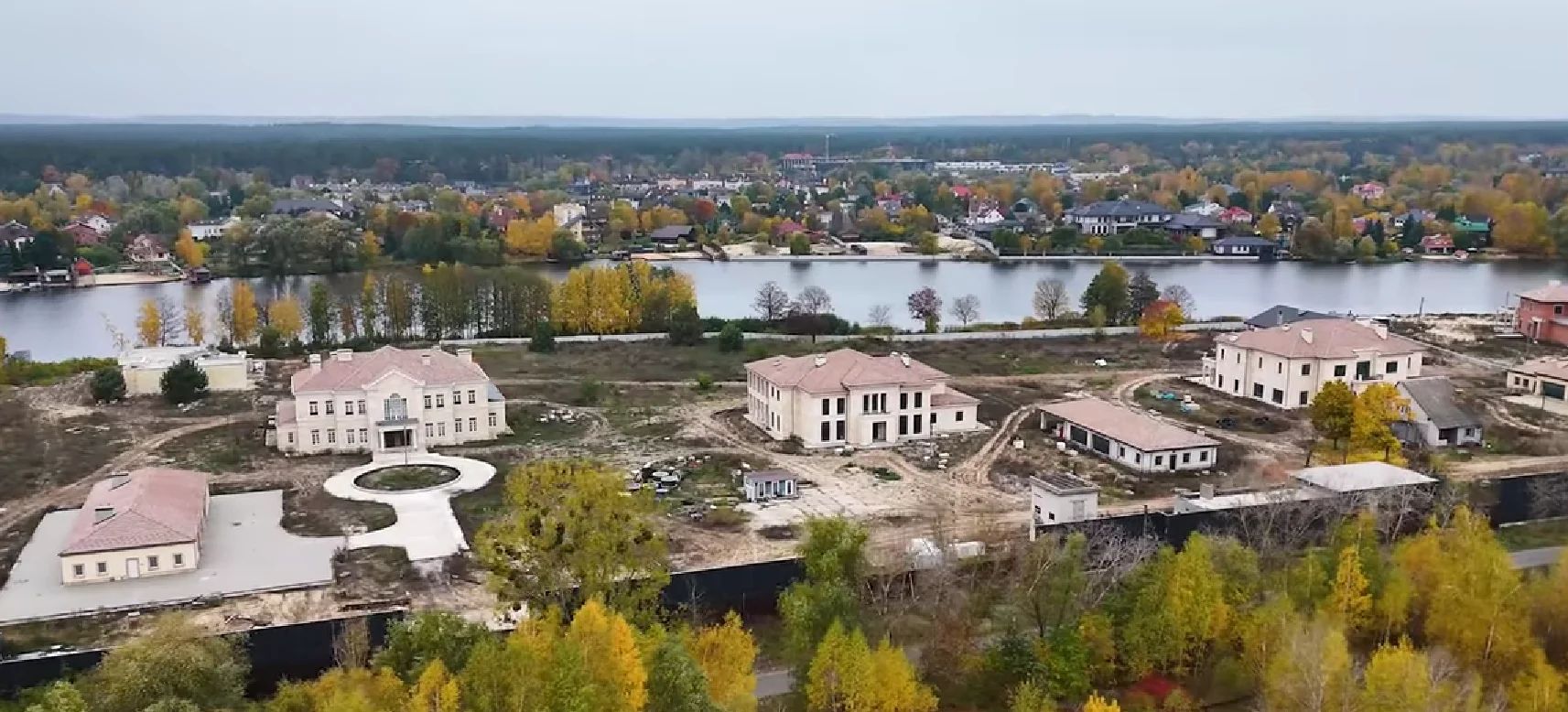 Той самий комплекс у Козині під Києвом, на який Чернишов отримував гроші від Міндіча та його компанії. Фото: NV.ua