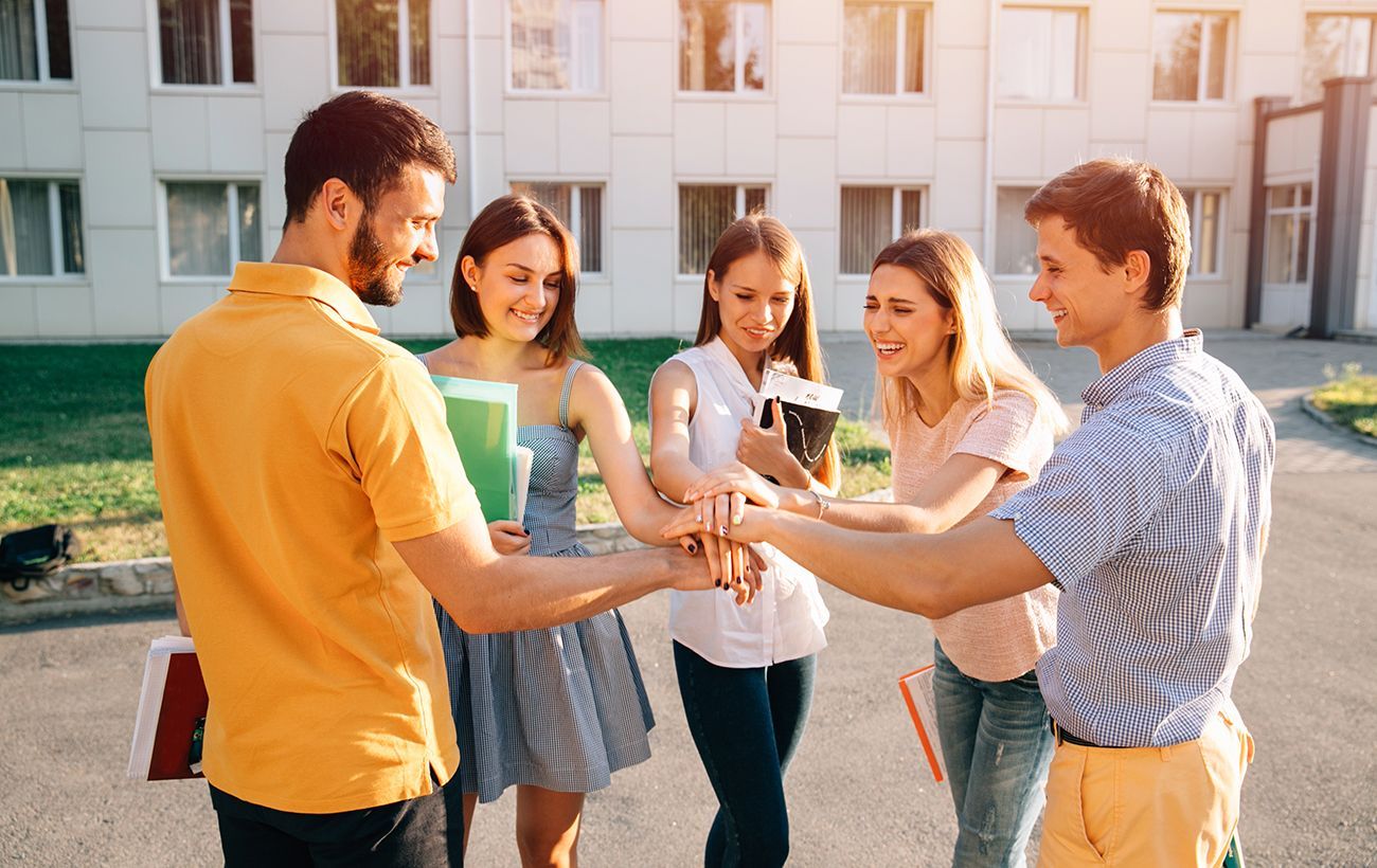 Це свято молодості та знань Яке сьогодні, 17 листопада, свято: День студента, передчасно народженої дитини та екскурсії 2