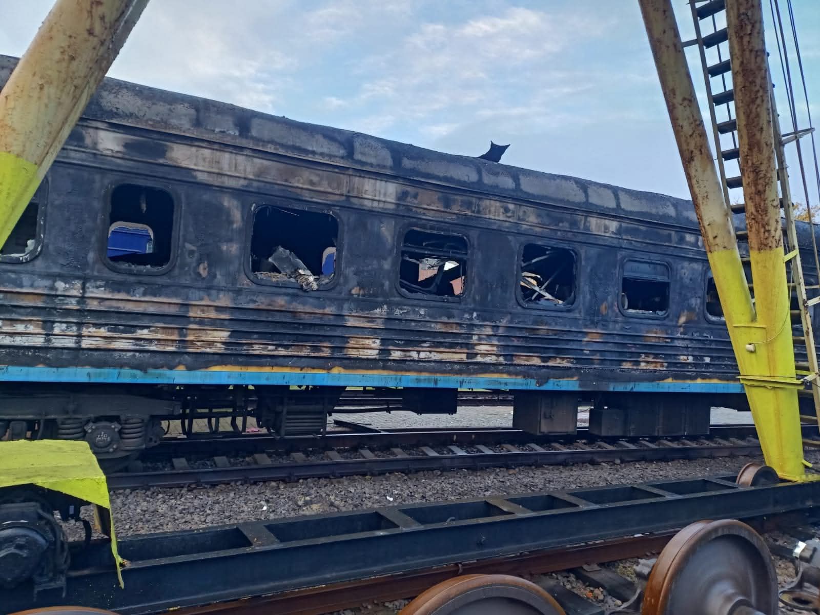 Укрзалізниця показала знищений один з нових вагонів Укрзалізниця показала знищений один з нових вагонів