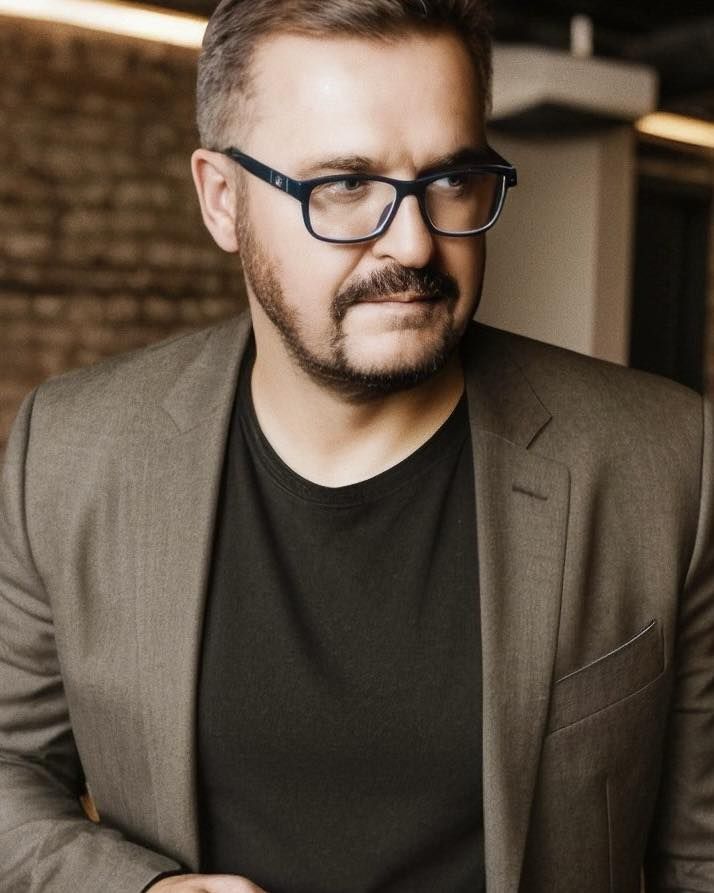 Александр Пономарев много собирает средств для военных, но на фронтовых концертах его не видели