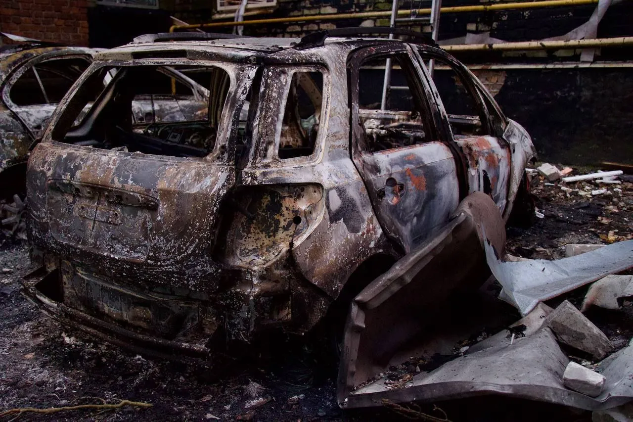 Массированная атака дронами по Днепру: ранены, повреждено здание медиа и предприятия.