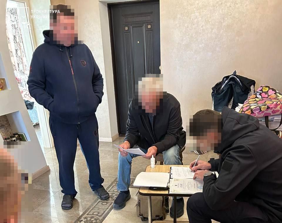 Семья мошенников подделывала права на жилье, а судья из Одессы принимал нужные решения: прокуроров удивила дерзость этой схемы.