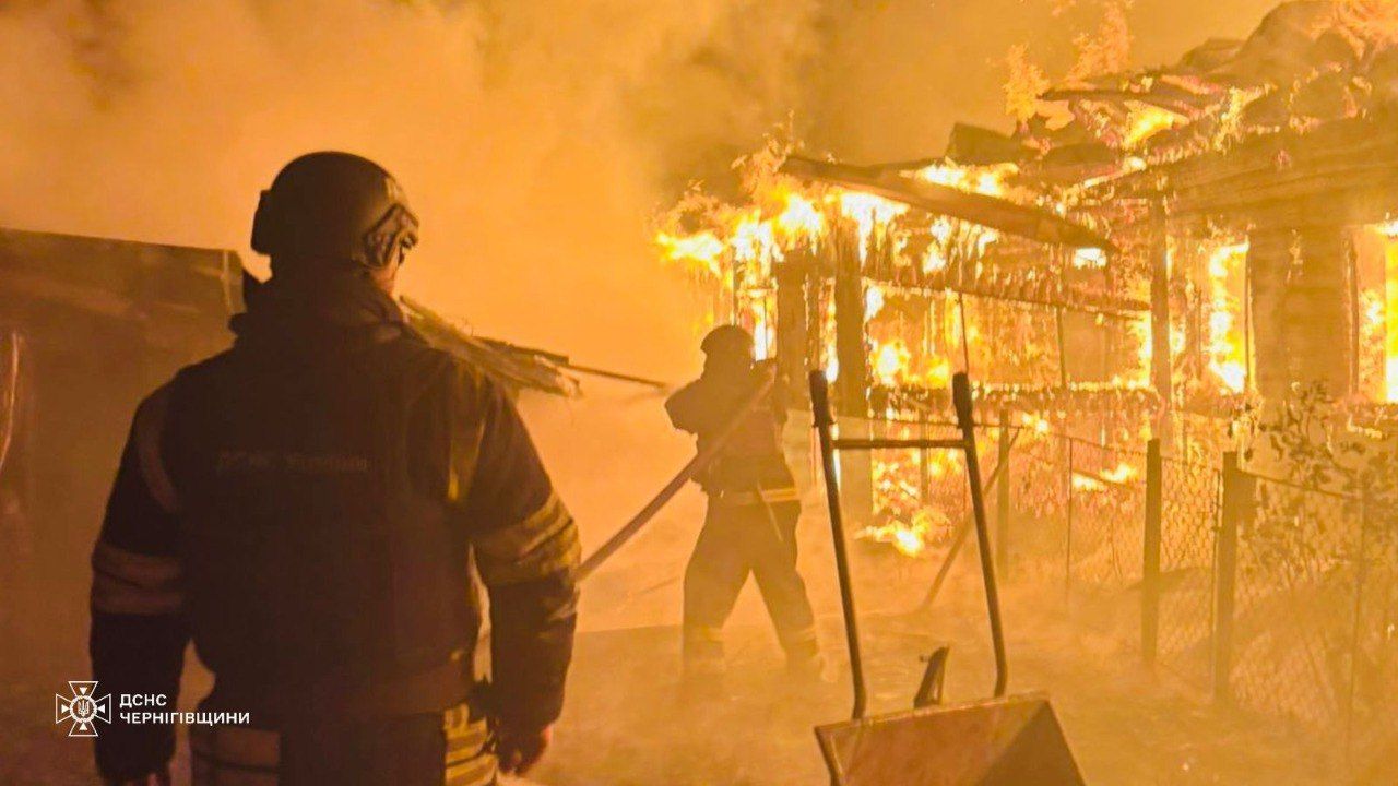 Россияне атаковали Чернигов дронами: загорелся дом, есть пострадавшие 2