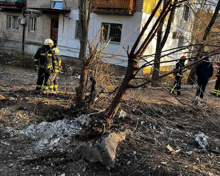 Россияне ударили дроном по Днепру: ранена молодая женщина и ребенок