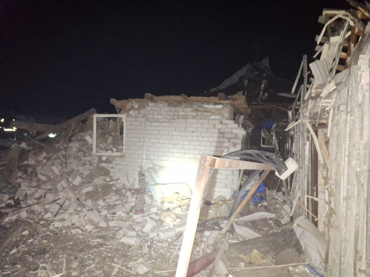 Ночная атака РФ по Днепропетровщине: есть раненые, повреждена инфраструктура 2