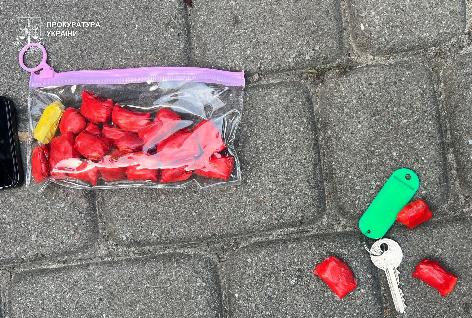 У Львові жінка змушувала 5-річну доньку продавати наркотики: їй загрожує до 12 років тюрми 5