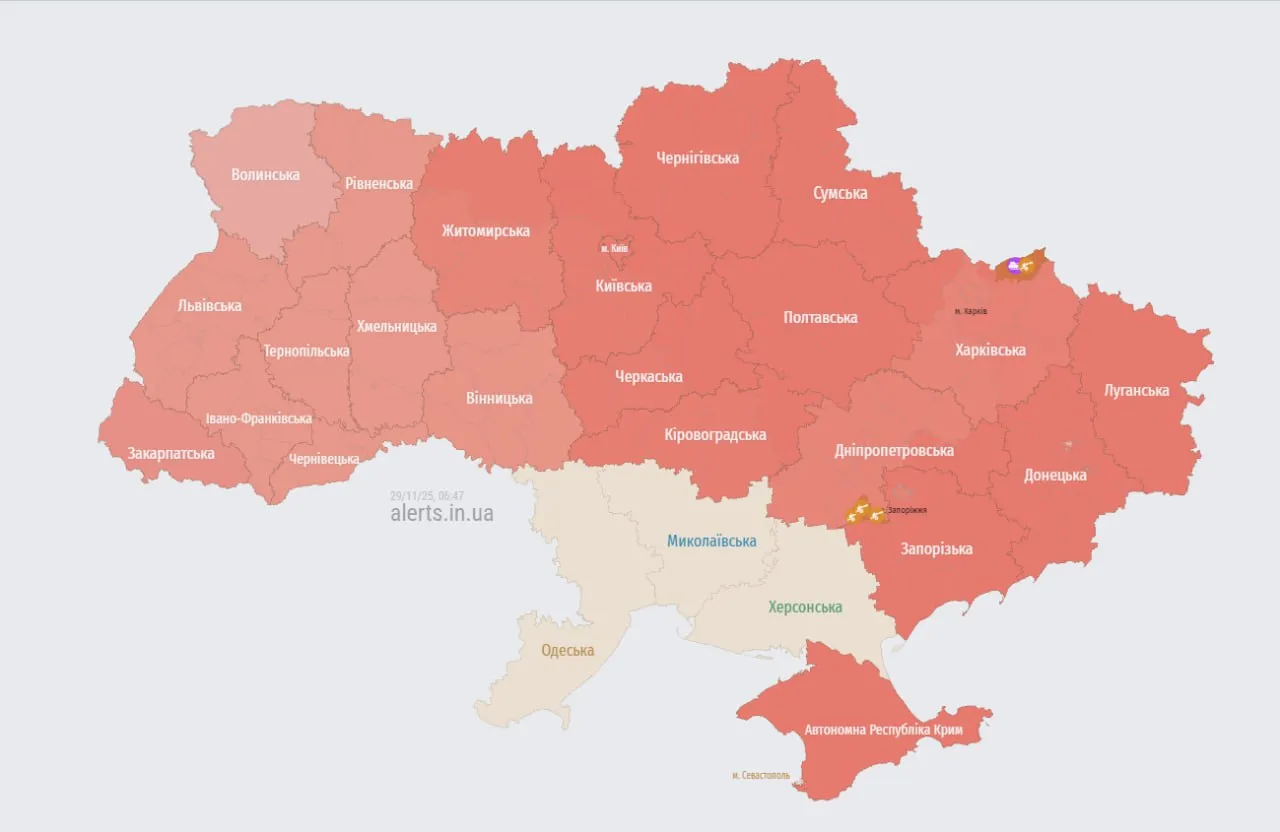 Россия наносит комбинированный удар по Украине: в Киеве и области есть погибшие, пострадавшие и разрушения.