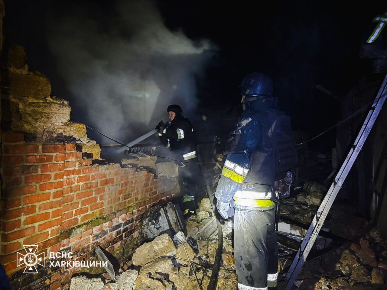 Обстріли Харківщини: Росія атакувала дронами, спалахнули пожежі, є постраждалий 1