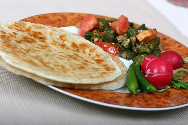 Коржі мають бути тоненькі з хрусткими краями Роті — культові індійські коржики, що підкорили світ 1